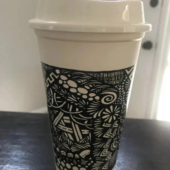 Starbucks Black & White Geometric Reusable Cup - Picture 3 of 3